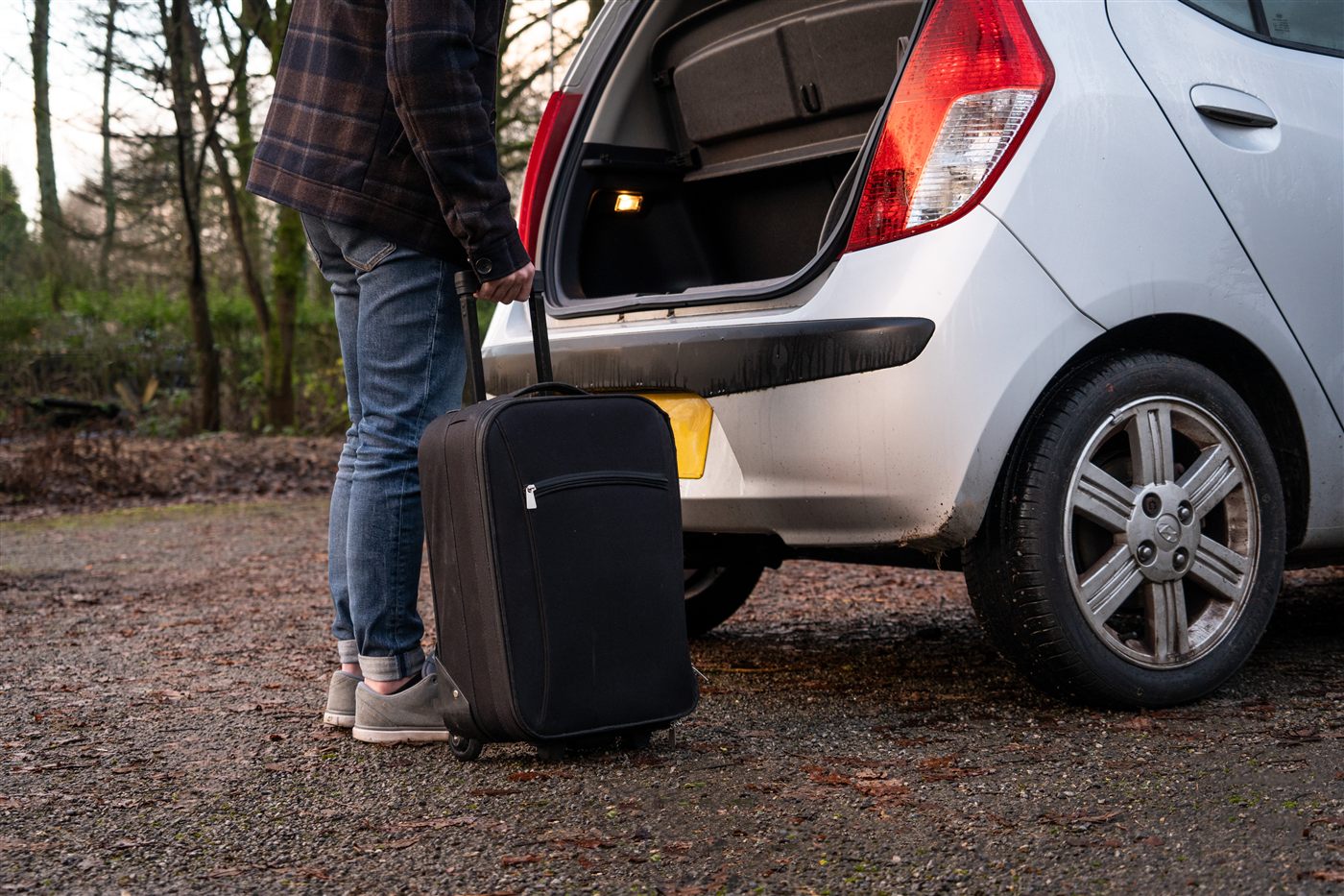 Overnight luggage and next-day return MPV planning